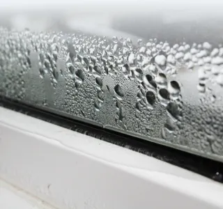 Как избежать наледи на ПВХ окнах? - фото